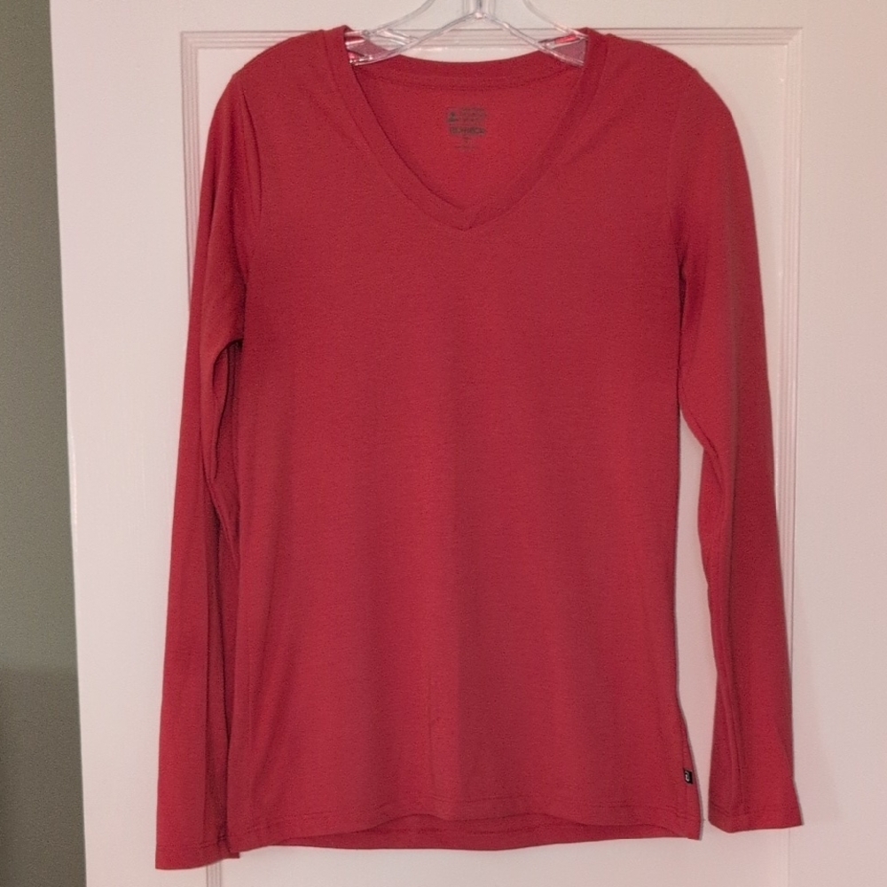 Eastern Mountain Sports Teckwick Red V-Neck Top